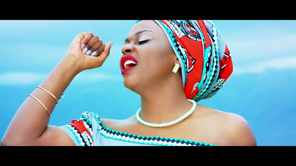 VIDEO: Singer Rema Finally Releases “Banyabo” Video