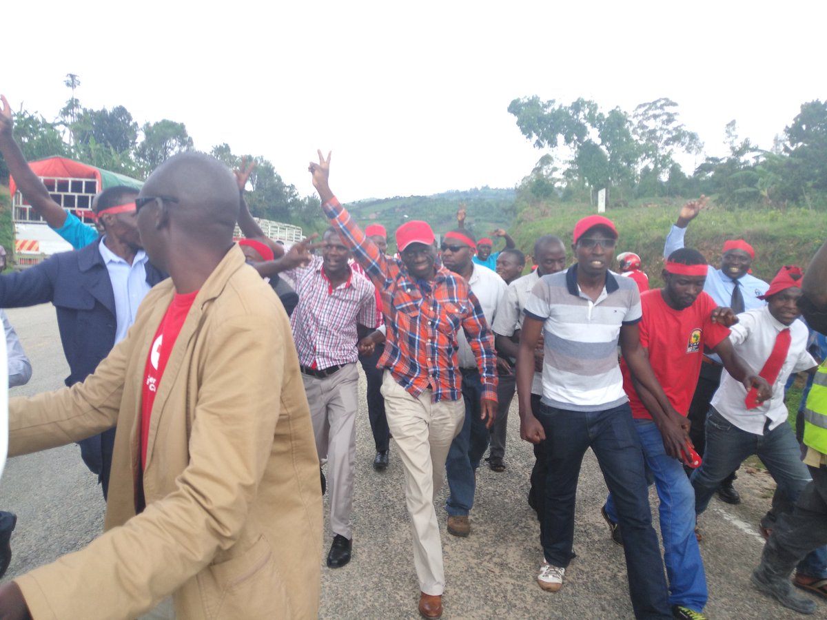 PHOTOS: Besigye, Supporters Overpower Police in Rukungiri Age Limit Protest