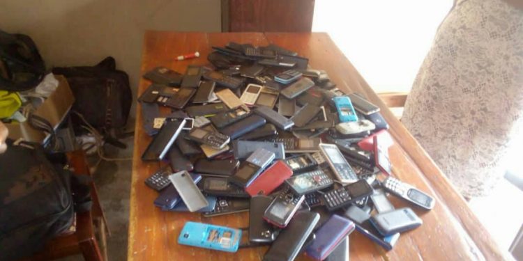 Police Recovers 160 Phones From Thief