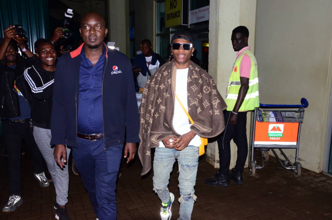 PHOTOS: Wizkid Arrives in Uganda for Tonight’s Concert