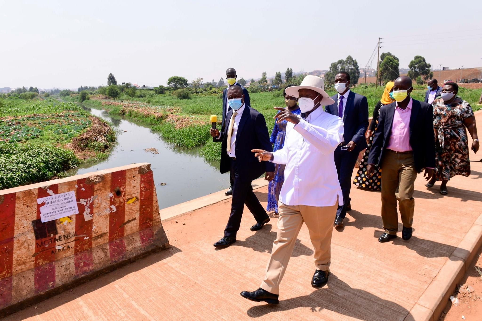 Museveni  Commissions Kasubi Market, Lubigi Works