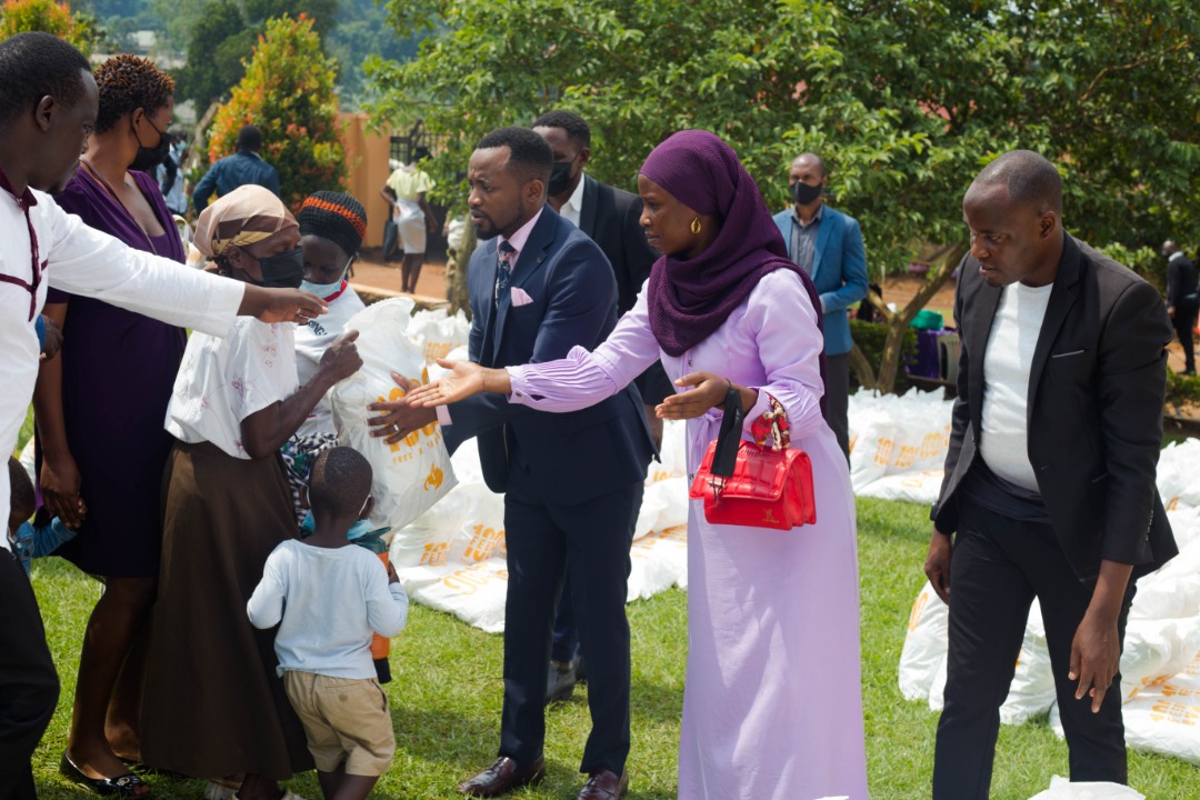 Prophet Brian Kagyezi Applauded for His Continued Generosity in Feeding Over 1000 Families