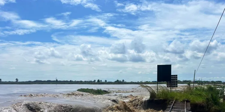 Olwiyo—Pakwach Road Cut-Off by Floods