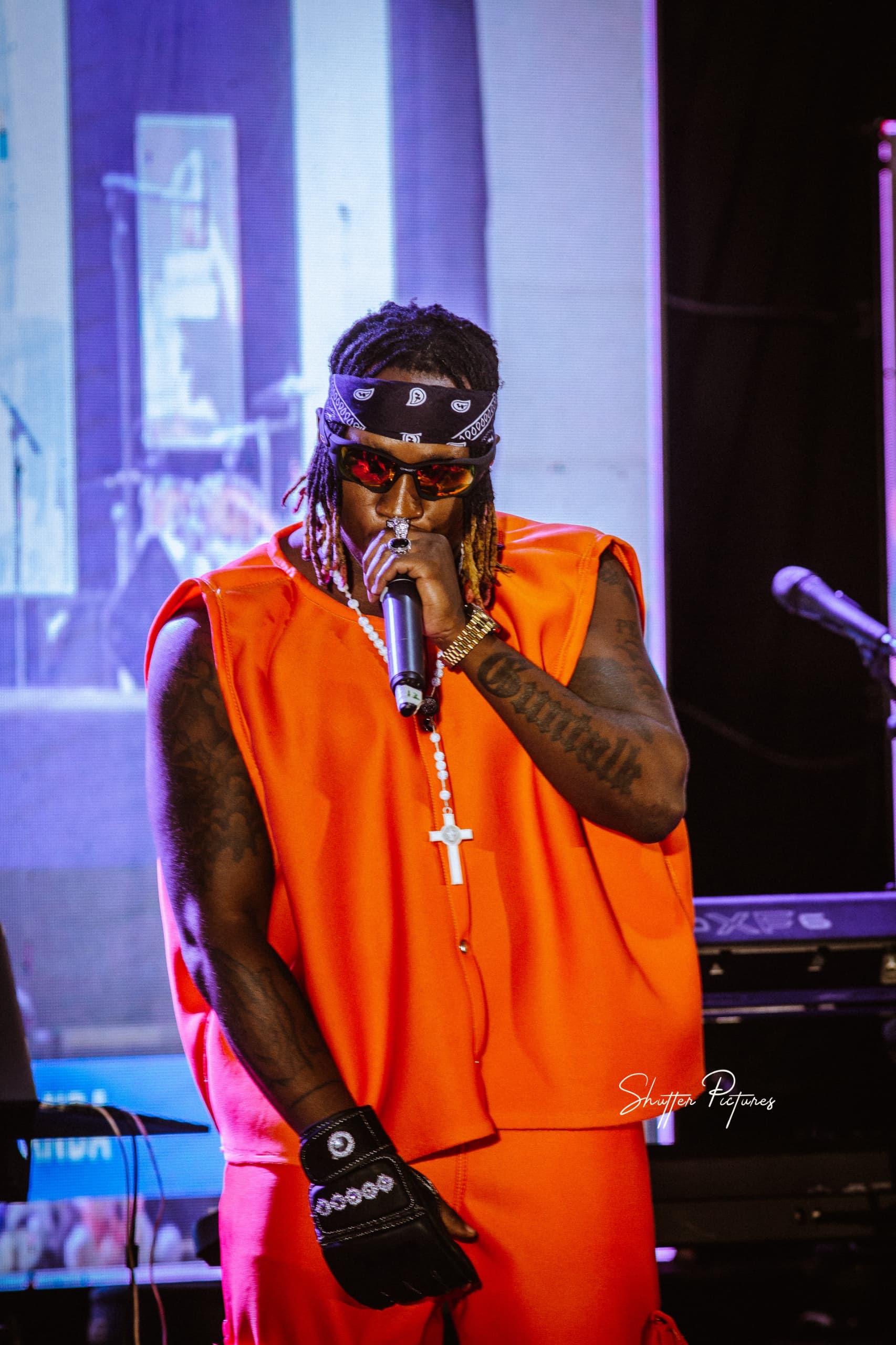 PHOTOS: Beenie Gunter Thrills Fans At   Foza Concert