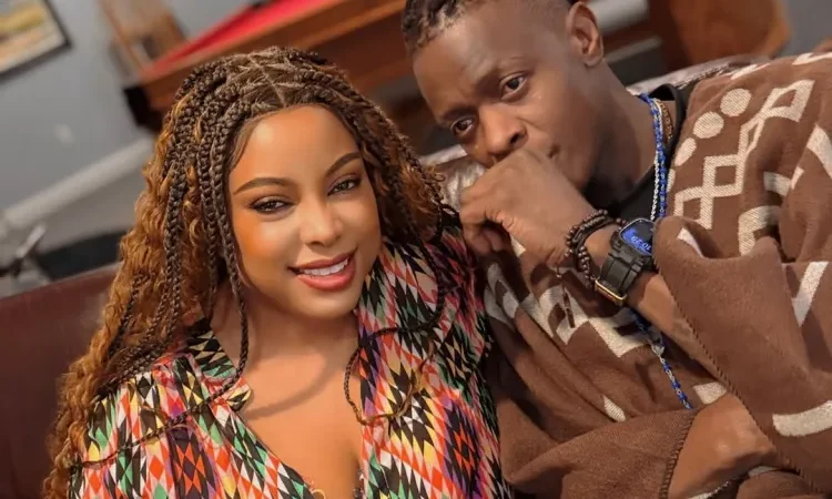 VIDEO: Jose Chameleone And Juliet Zawedde Kiss Live On Stage