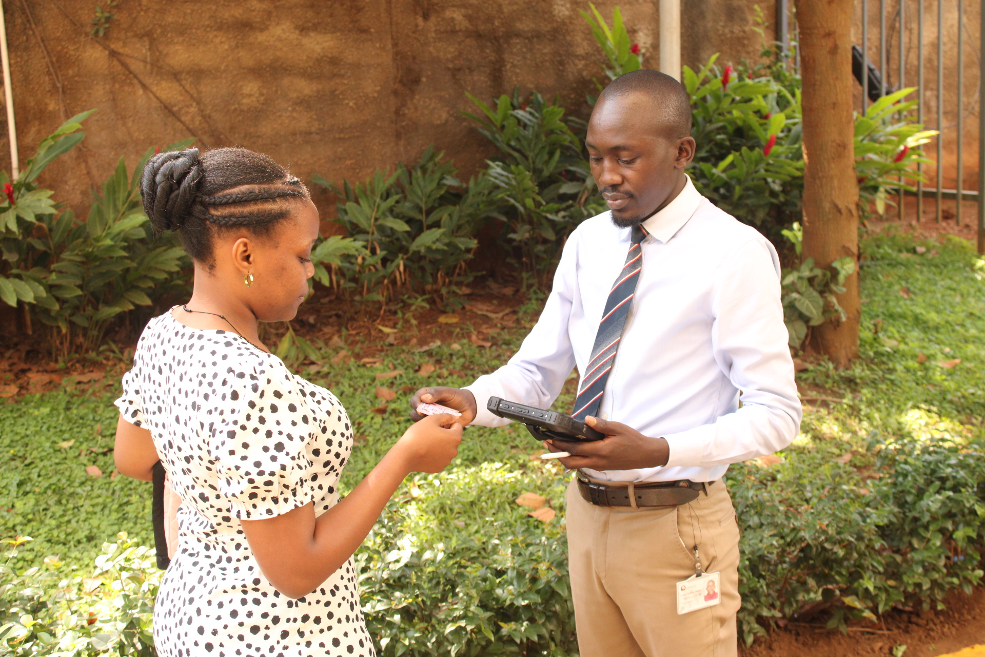FINCA Uganda Pushes Banking to the Doorstep with Digital Field Automation