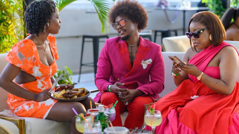 Tanqueray’s Showtimedebuts Nendelimited edition Discreet purse