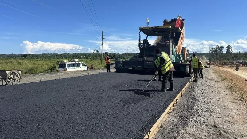 Works Ministry Resumes Asphalt Laying at Katonga Bridge on Kampala-Masaka Highway
