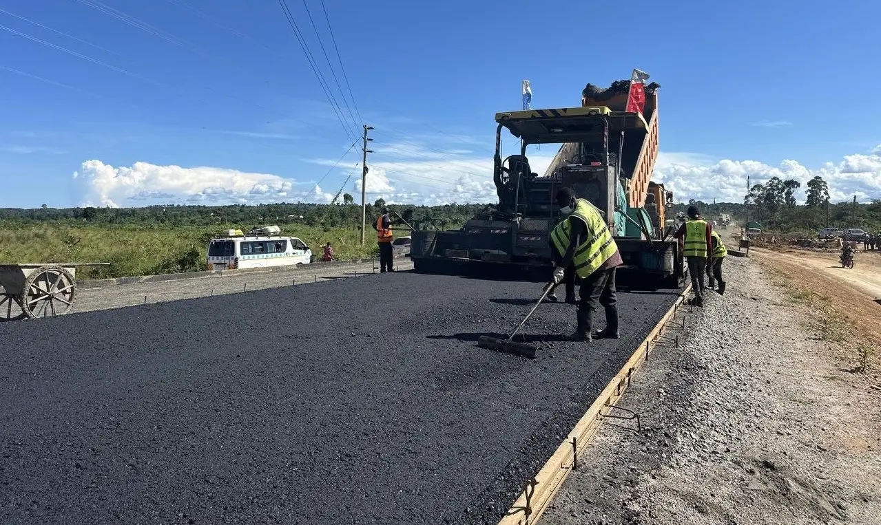 Works Ministry Resumes Asphalt Laying at Katonga Bridge on Kampala-Masaka Highway